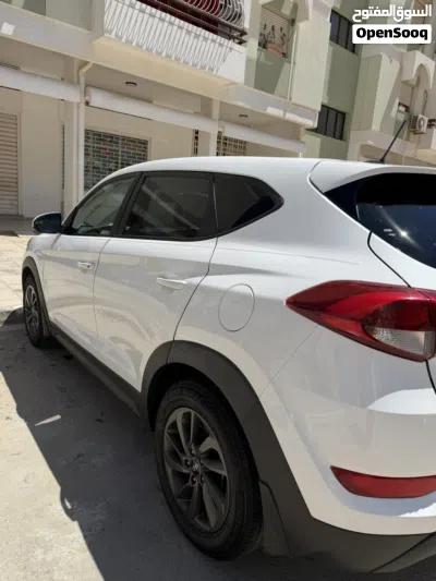 Hyundai Tucson GL 2