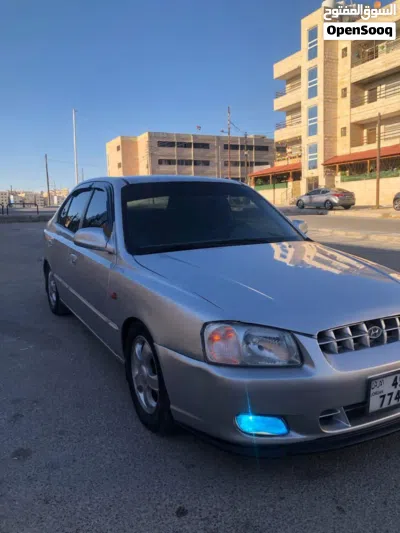 Hyundai Accent Standard 3