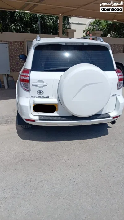 Toyota RAV 4 LE 2