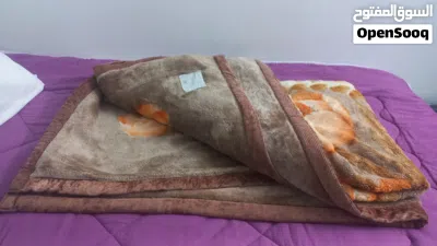 للبيع بداعي السفر حرامات (بطانية) من الامارات جذابة زاهية جميلة خامة ناعمة دافية مفرد ومجوز 3
