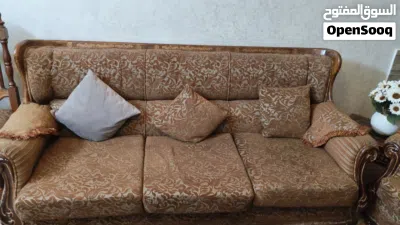 طقم كنب 8 مقاعد مع طاولتهم وسجاد 3