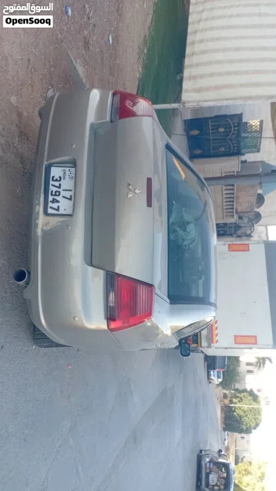 Mitsubishi Galant DL 3