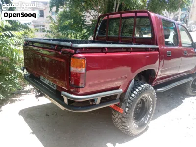 Toyota Hilux SR5 3