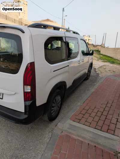 بيجو ريفتر Standard 4