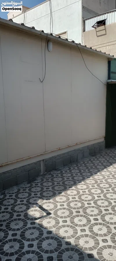 للبيع غرفه فيها مطبخ وحمام نظيفة جدا 2