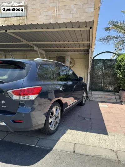 Nissan Pathfinder SV 4
