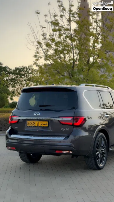 Infiniti QX80 Premium 2
