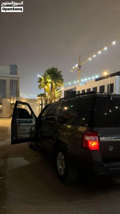 Ford Expedition XLT 4