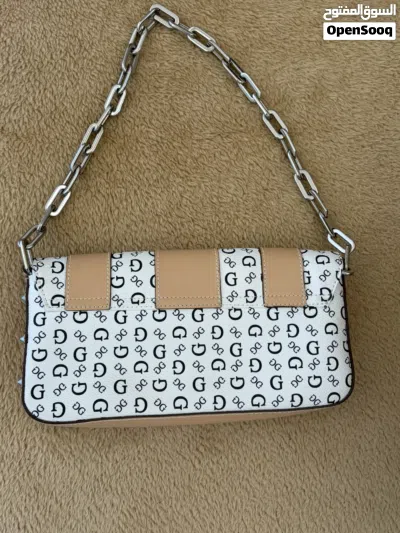 شنته يد من ماركه جس guess 3
