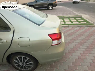 Toyota Yaris Basic 4