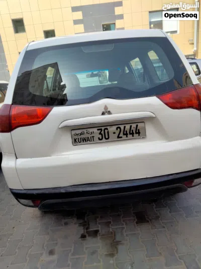 Mitsubishi Pajero Sport Midline 4