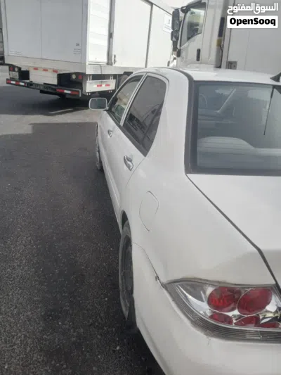 Mitsubishi Lancer ES 2