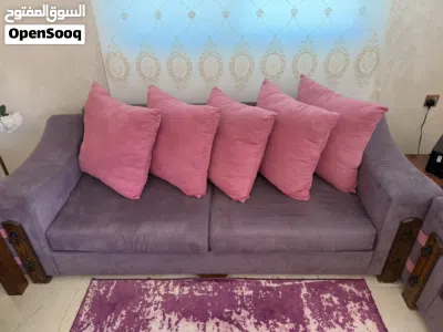 طقم كنب 7 مقاعد مع سجاد وطربيزات عدد ماليزي 2