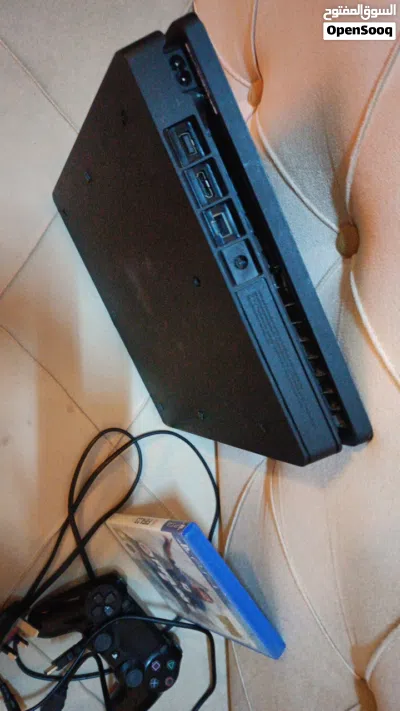 للبيع بلايستيشن 4 او للبدل بأيباد 2