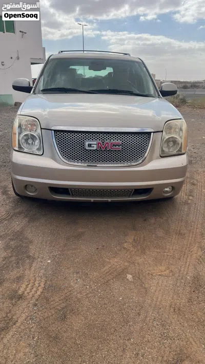 GMC Yukon Denali 3