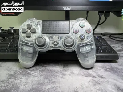 يدتين للفور وحده تقليد والثانيه اصليه 2