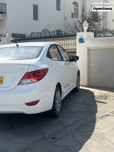 Hyundai Accent Standard 3