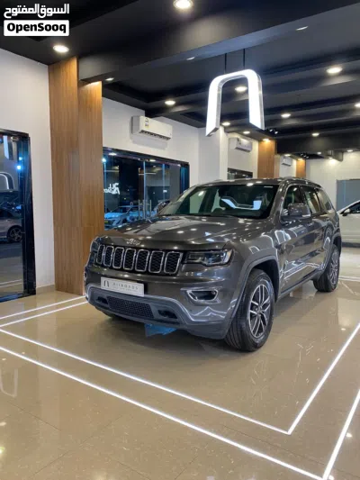 Jeep Grand Cherokee Laredo 2
