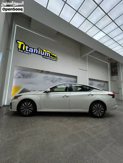 Nissan Altima SV 4