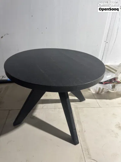work desks and small tables 2