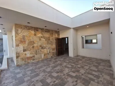 فيلا سكنية ممتازة في زناتة دورين وملحق نظام مفصول داخل المخطط روعه في التشطيب والحي سكني رائع 4