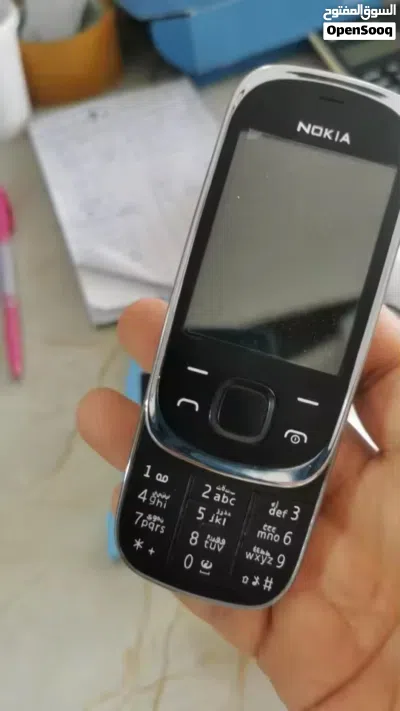 لمحبي اقتناء هاتف بنوفر مرة اخرىNokia 7230 المميز بلونه الاسود .الهاتف غني عن التعريف 2