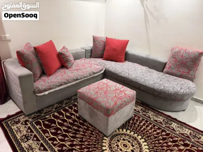 ركنه ممتازة مقاس 2,40 * 2 متر مع بف 60 *60 سم 3