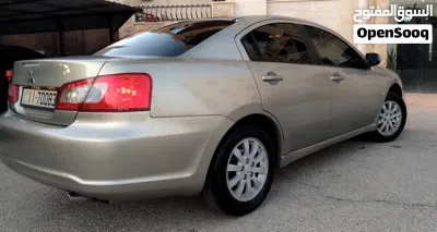 Mitsubishi Galant Standard 2