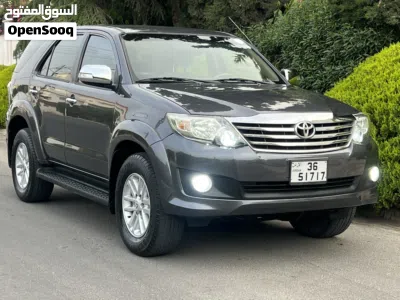 Toyota Fortuner SR5 3