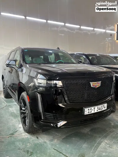 Cadillac Escalade Standard 2