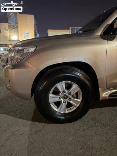 Toyota Land Cruiser GX 2
