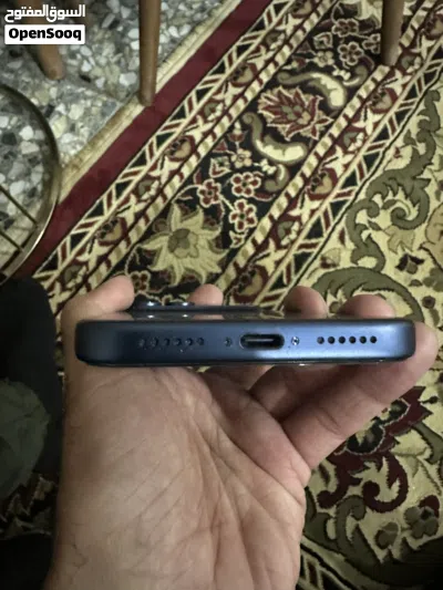 عندي ايفون 17 بروماكس ازرق تك سيم كارت 2