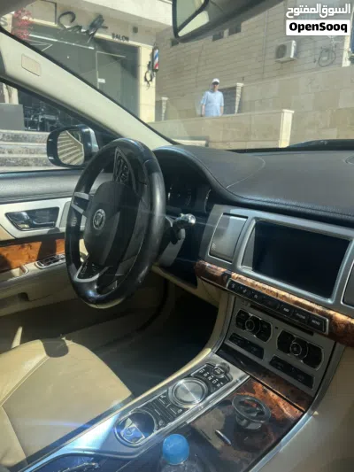 جاكوار XF Luxury 2