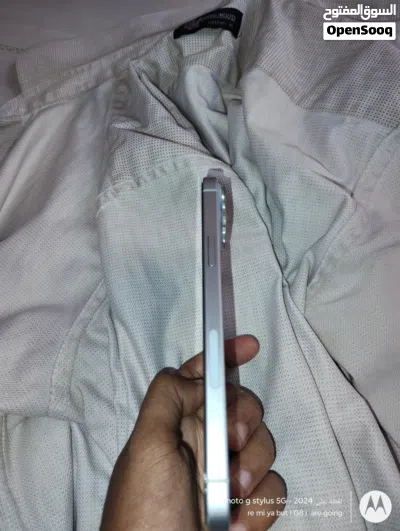 IPhone 15 plus بسعر عرررطه 3