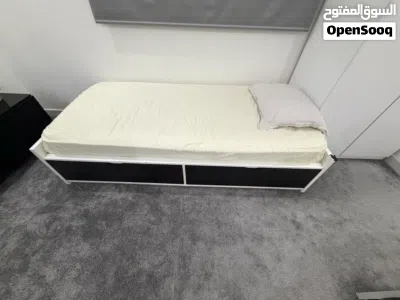 تخت ممتاز من ايكيا ikea متوفر اثنين منه(مع الفرشه) 2