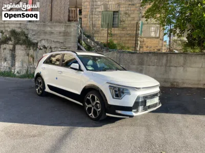 Kia Niro SX Touring 3
