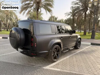 Land Rover Defender 130 X-Dynamic 3