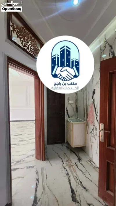 اضخم شقق للايجار خلف كليه الطب جامعه صنعاء شارع الستين الشمالي من4غرف وحمامين ومطبخ وصاله با130الف 3