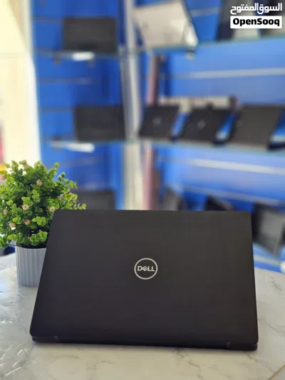 Dell Latitude 7400 Core i7 Processor 8th Generation Intel UHD Graphics 620 Touchscreen 14 Inch size 4