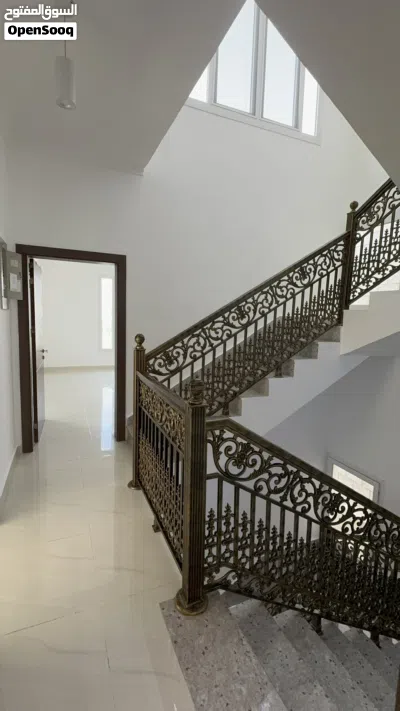6 bedroom luxury villa for rent in Al Koudth 2