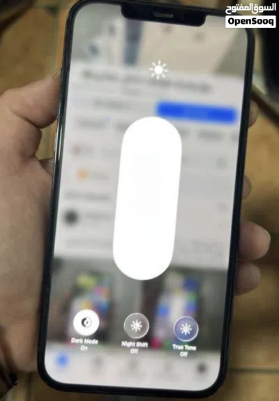 أيفون 12 بروماكس 2