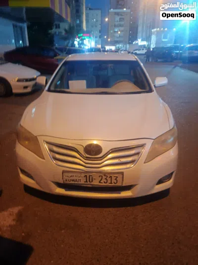 Toyota Camry GLE-X 2