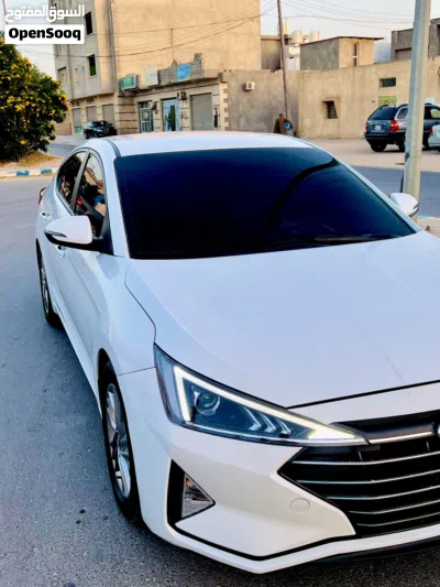 Hyundai Elantra GLS 2