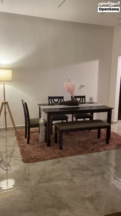 طاولة سفره 4 كراسي وبنش 2