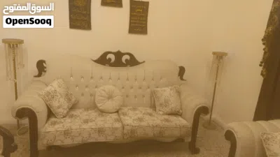 طقم كنب ملوكي ب لون مميز للبيع 4