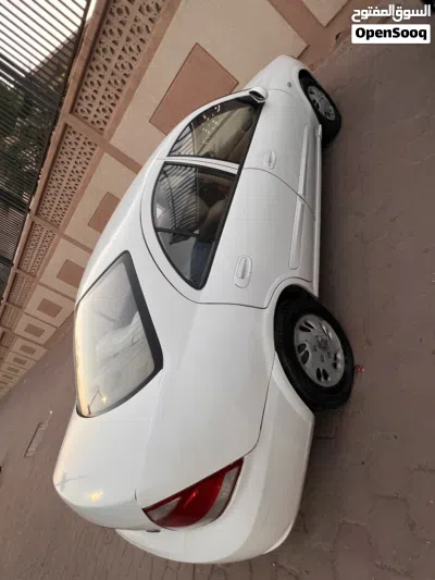 نيسان صني SL 4