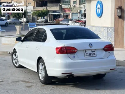 Volkswagen Jetta Sport 3