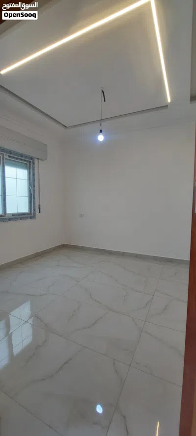 عدد ثلاثه فلل ارضيه للبيع عين زارة قرب مدرسة جابر بن حيان 4
