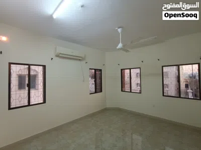 ثلاث غرف وثلاث حمامات واثنين صاله ومطبخ الغبره الجنوبيه بجوار عمان مول 3