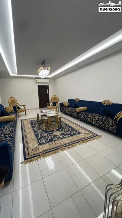 طقم كنب مع الطاوله والفرشة 2